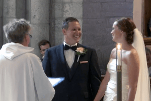 Hampus och Sara hade "Hem till Söder" som bröllopsmarsch. 